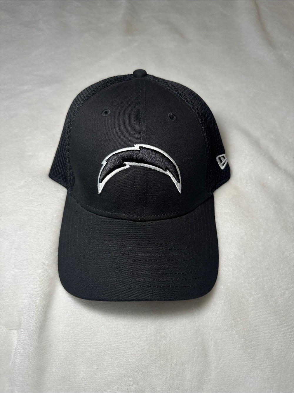New NFL CHARGERS Los Angeles New Era Mesh Ball Cap Hat M/L Embroidered Black